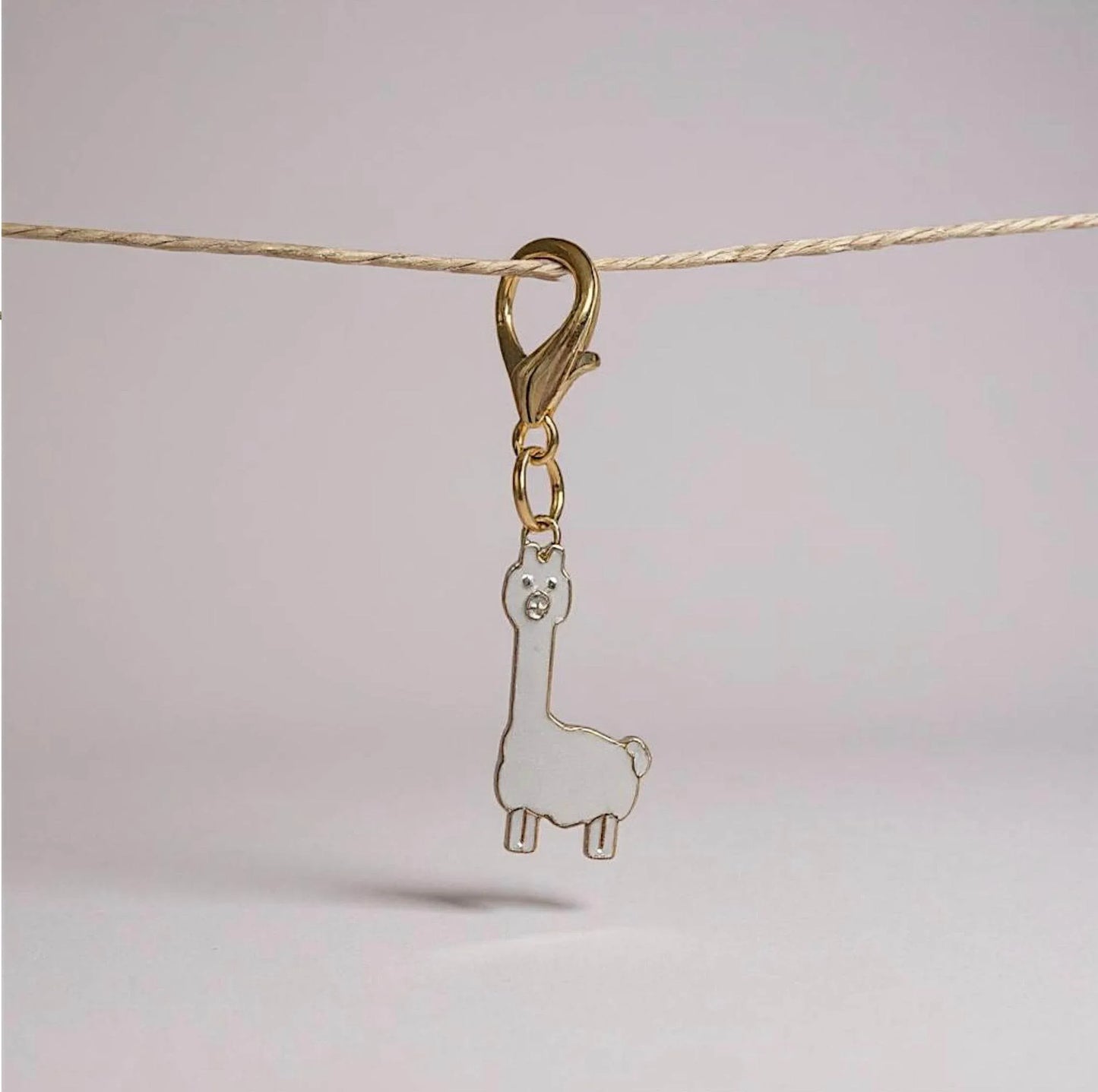 NO DRAMA LAMA Charm - Glam & Gallop